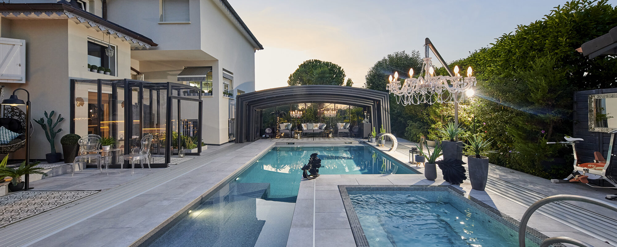 Transformation d'une piscine Luxe et construction d'un spa avec abri sur mesure