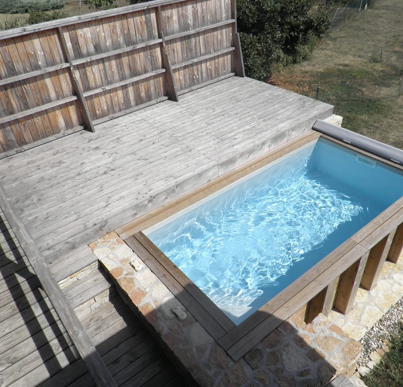 Mini-piscine extérieure : piscine sans permis de construire
