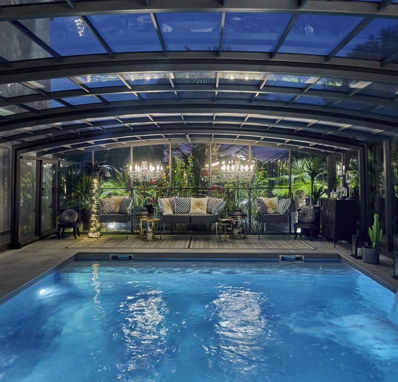 Rénovation d'une piscine Luxe et construction d'un spa avec abri sur mesure