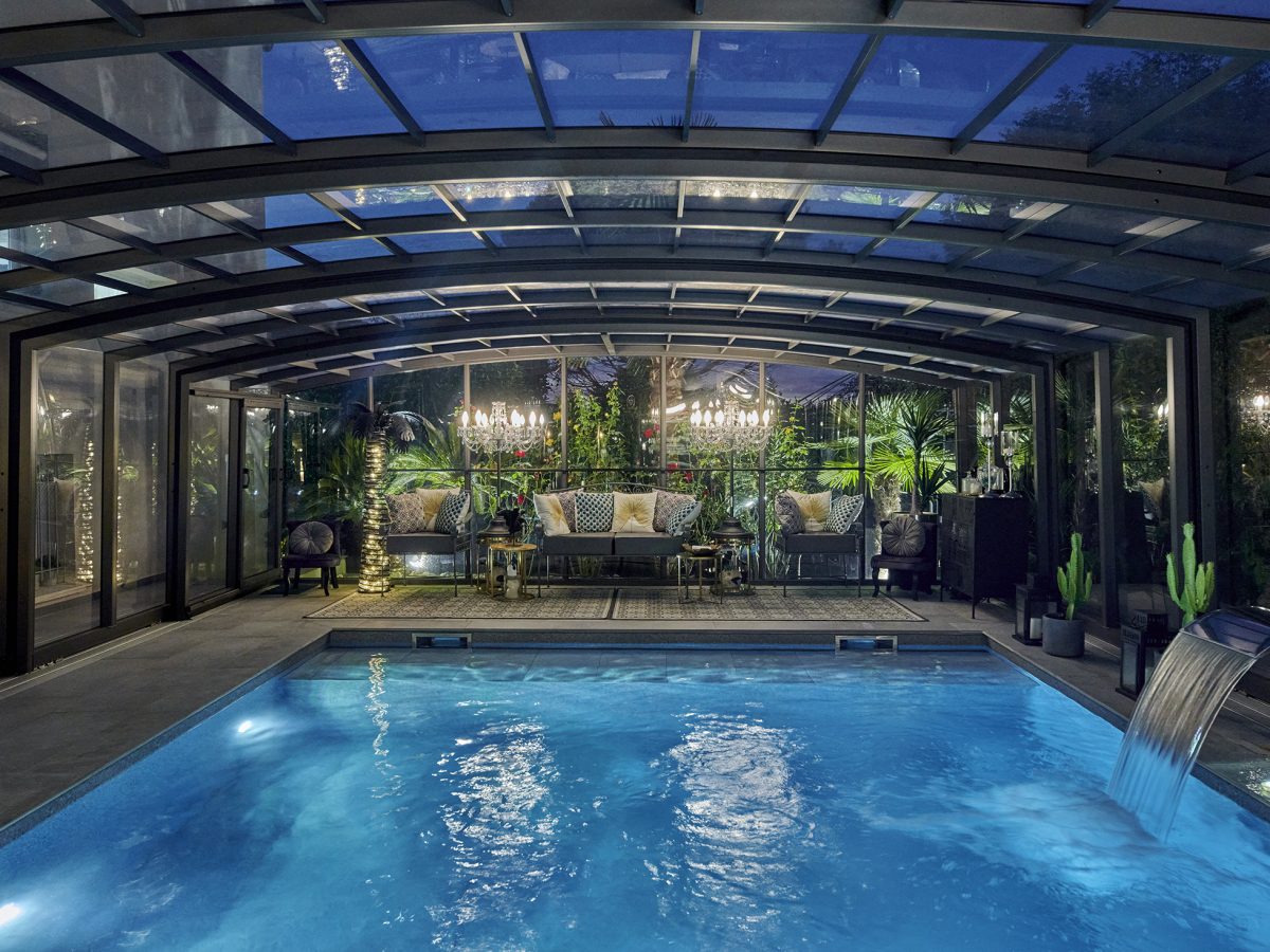 Rénovation d'une piscine Luxe et construction d'un spa avec abri sur mesure